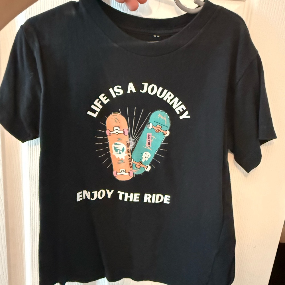 Kids' Black 'Life Is a Journey' Skateboard Graphic Tee